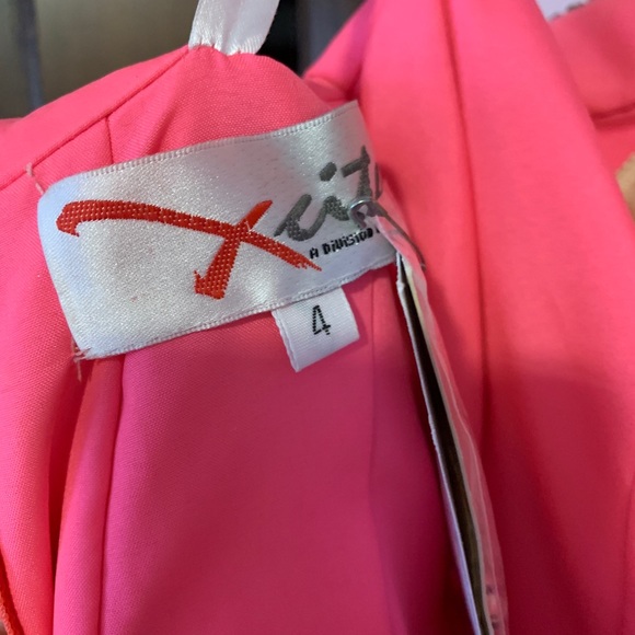 Formal dress. Purchased for $400. Size 4. - Picture 3 of 3